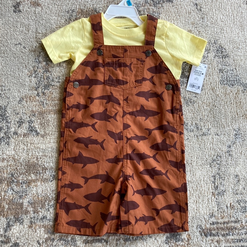 Carter’s short overall set